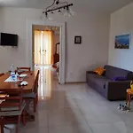 Hotel House Adrian *