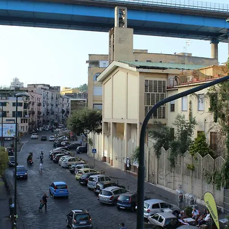 House Adrian Hotell Neapel